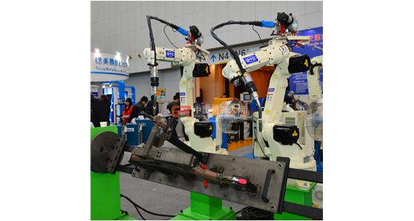 日本機器人企業3月齊聚天津 松下、發那科、川崎、OTC重裝亮相